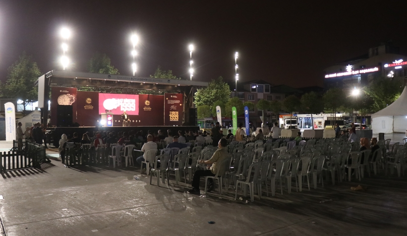 Saatler 03.02’de eller semaya açıldı