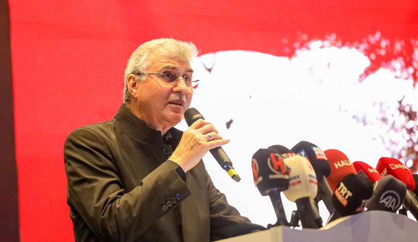 Saatler 03.02’de eller semaya açıldı