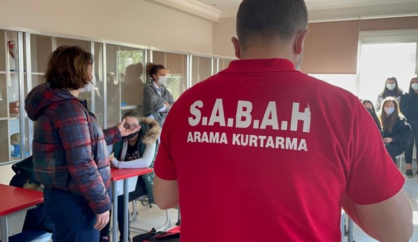 SABAH arama kurtarma derneği öğrencilere eğitim verdi