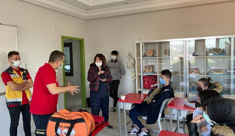 SABAH arama kurtarma derneği öğrencilere eğitim verdi