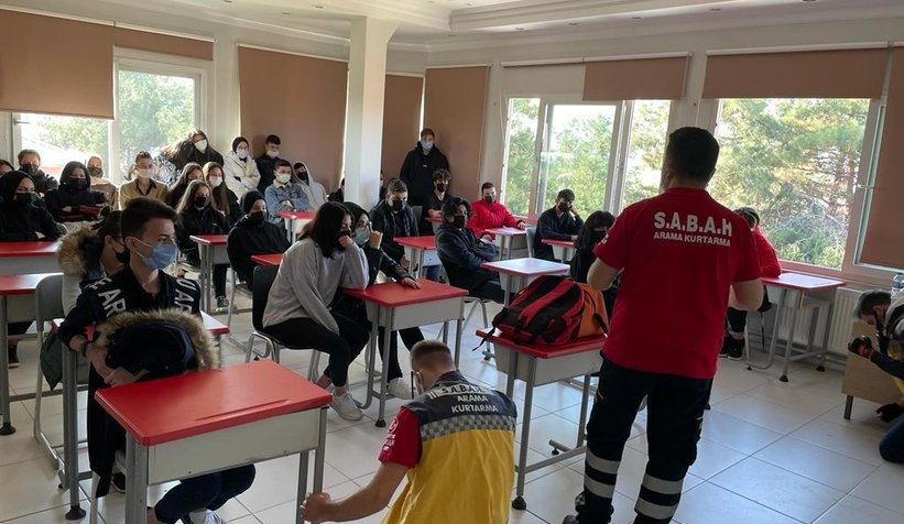 SABAH arama kurtarma derneği öğrencilere eğitim verdi