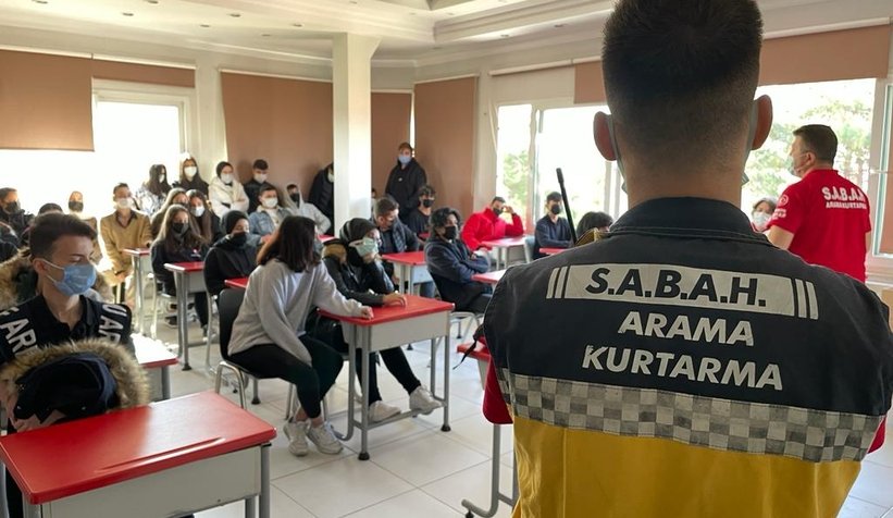 SABAH arama kurtarma derneği öğrencilere eğitim verdi