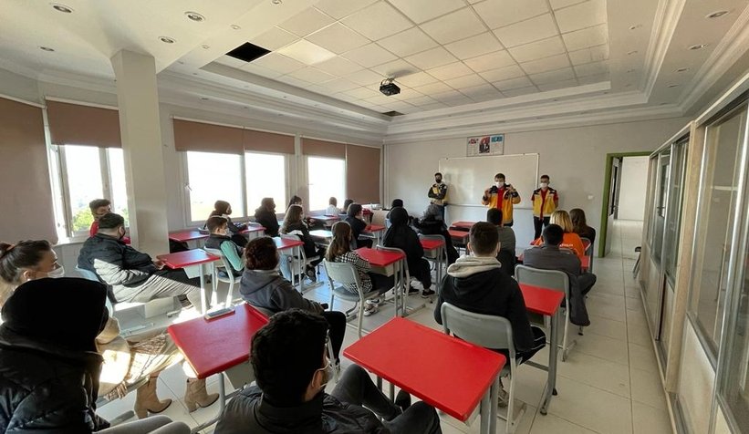 SABAH arama kurtarma derneği öğrencilere eğitim verdi