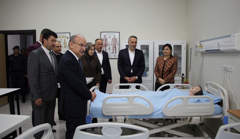 saglik-bilimleri-fakultesi-ve-akyazi-saglik-hizmetleri-myo-binasi-acildiefpxnln6q0