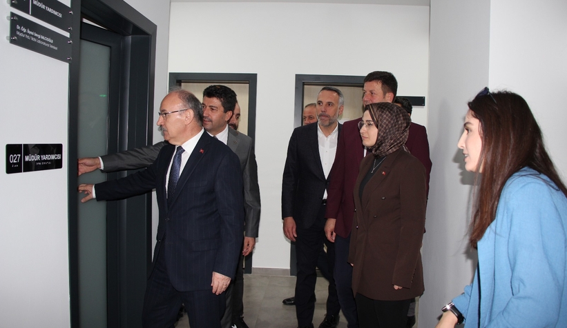 saglik-bilimleri-fakultesi-ve-akyazi-saglik-hizmetleri-myo-binasi-acildiefpxnln6q0