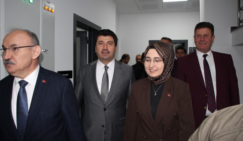 saglik-bilimleri-fakultesi-ve-akyazi-saglik-hizmetleri-myo-binasi-acildiefpxnln6q0