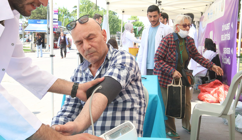 Sağlık Sokağı’na yoğun ilgi