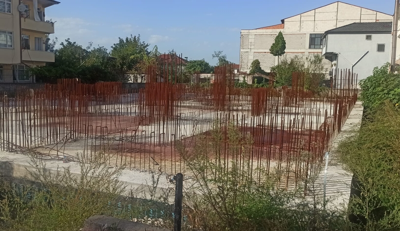 saglikli-hayat-merkezi-insaati-durdu-vatandas-tepkilibxdqn21zvn