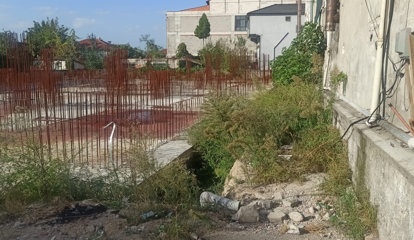 saglikli-hayat-merkezi-insaati-durdu-vatandas-tepkilibxdqn21zvn