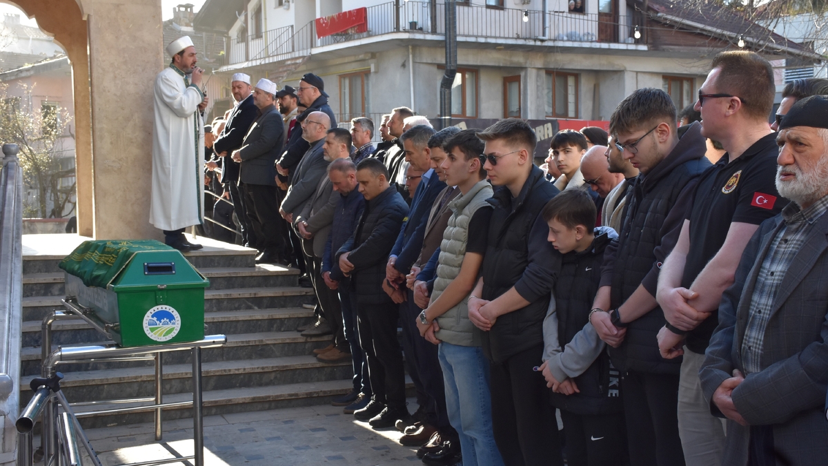 Sahilde ölü bulunmuştu, iş adamına son görev