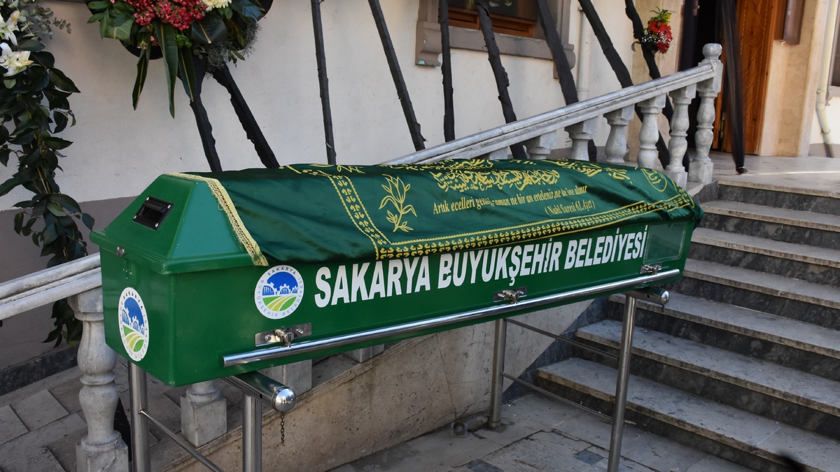 Sahilde ölü bulunmuştu, iş adamına son görev