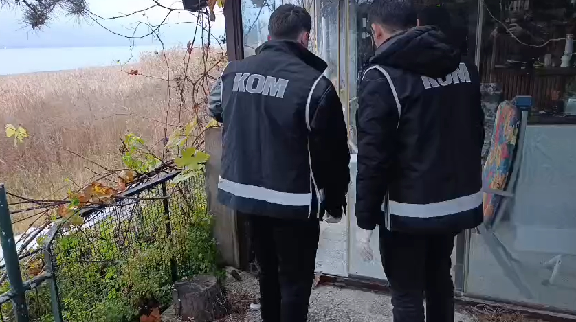 sahte-icki-imalathanesine-baskin-kameradaodlcl0vuot