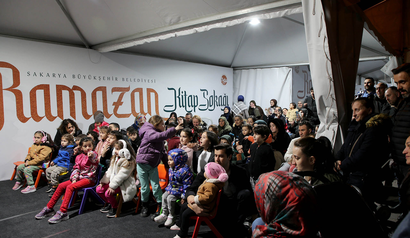 Sakarya 11 ayın sultanı Ramazan’ın huzurunu bu sokakta hissediyor