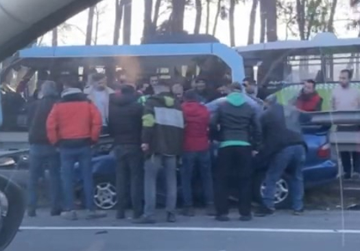 Sakarya aile kaza yaptı: Anne ve oğlu öldü