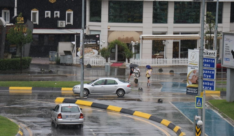 Sakarya bayramı  yağmurlu geçiriyor