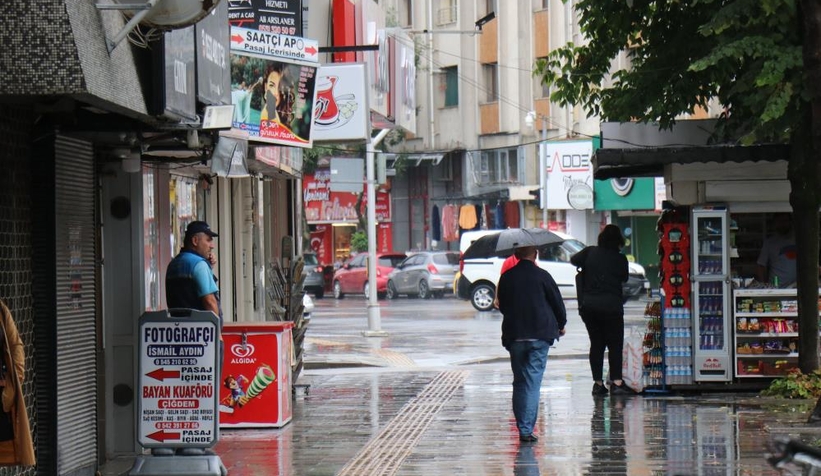 Sakarya bayramı  yağmurlu geçiriyor