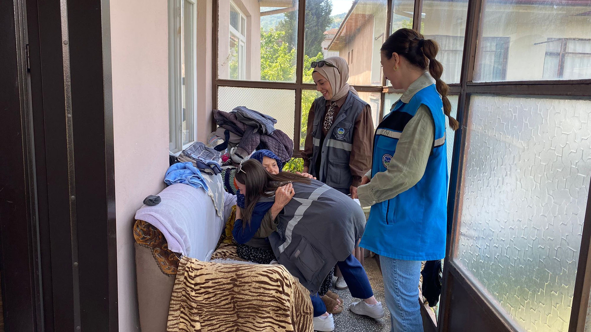 Sakarya Büyükşehirden yaşlılara vefa eli