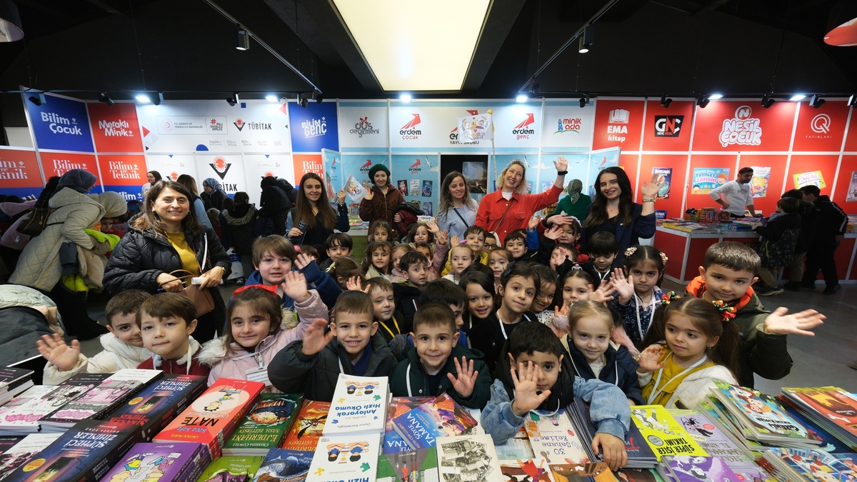 Sakarya Çocuk Edebiyat Fuarı tarihe geçti