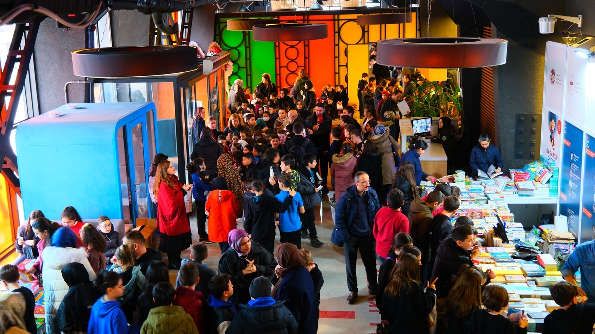 Sakarya Çocuk Edebiyat Fuarı tarihe geçti