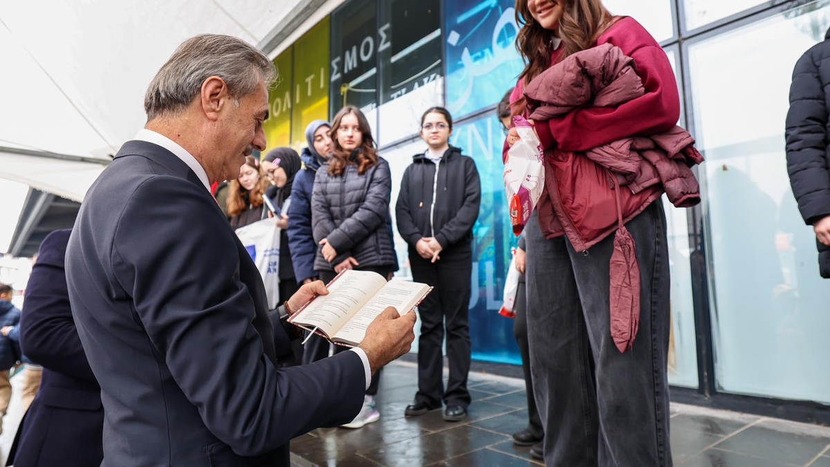 Sakarya Çocuk Edebiyat Fuarı tarihe geçti