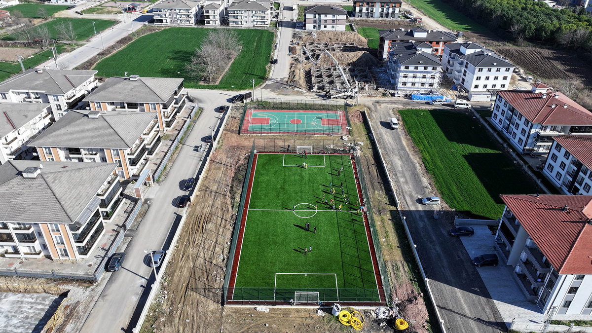 Sakarya'da 10 futbol, basketbol, voleybol sahası tamamlandı