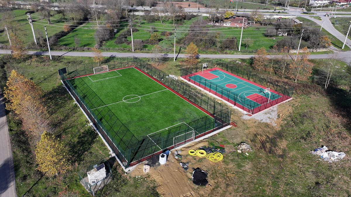 Sakarya'da 10 futbol, basketbol, voleybol sahası tamamlandı