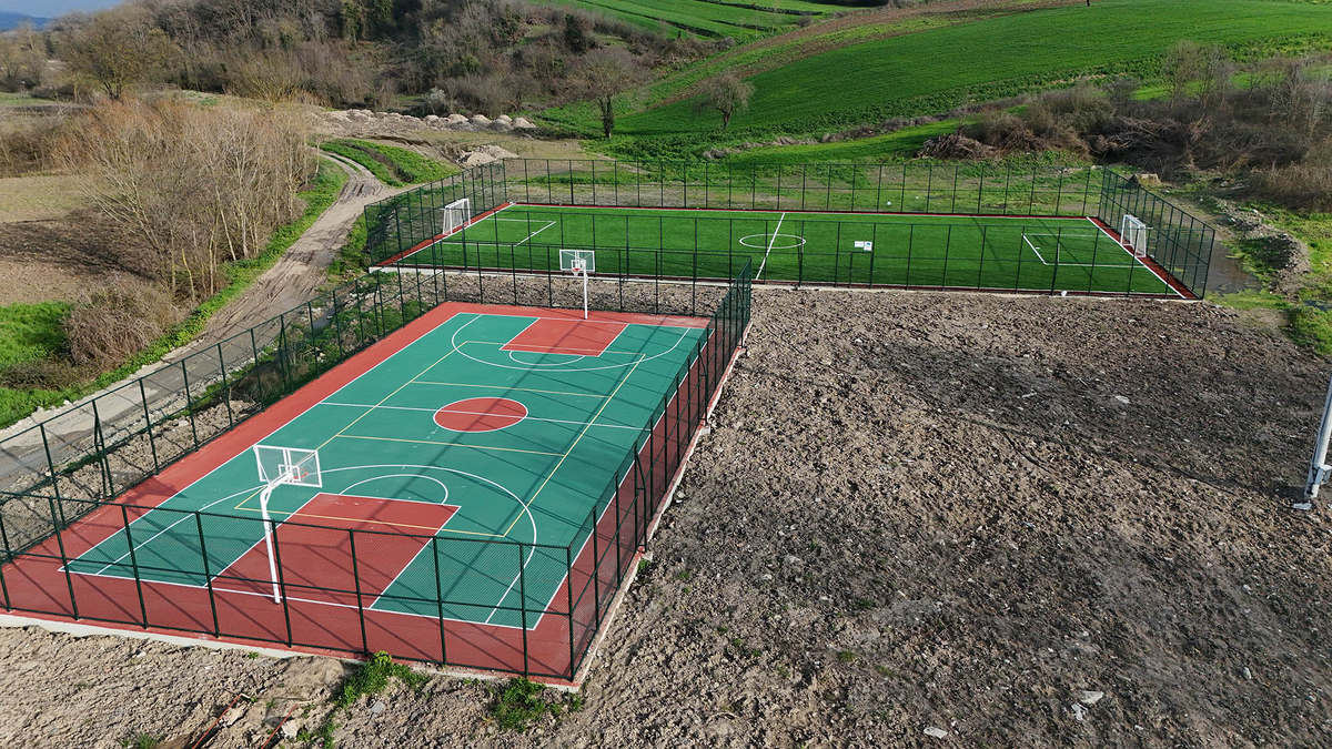 Sakarya'da 10 futbol, basketbol, voleybol sahası tamamlandı