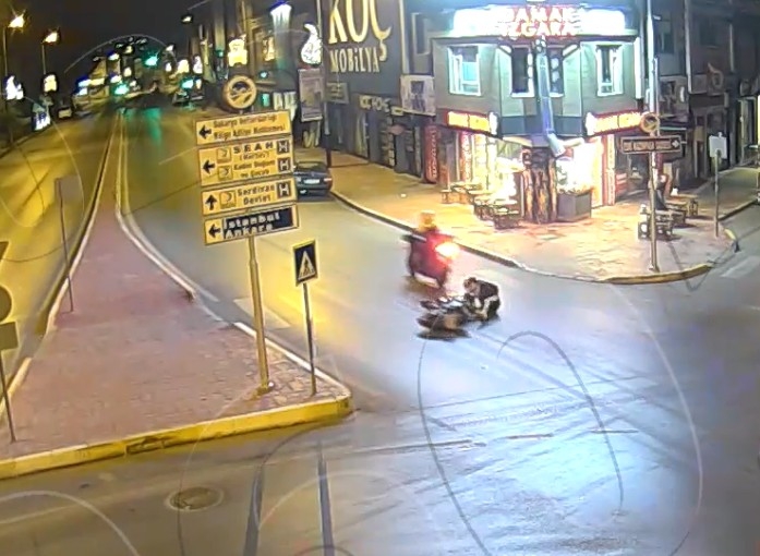 Sakarya'da 11 ayrı kazanın görüntüleri paylaşıldı; İşte o anlar