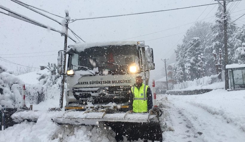 Sakarya'da 12 mahalle yolu ulaşıma açıldı