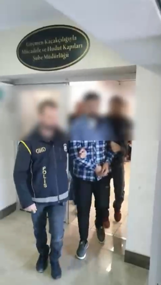 sakarya-da-18-kacak-afgan-yakalandiqmdqn0jvsn