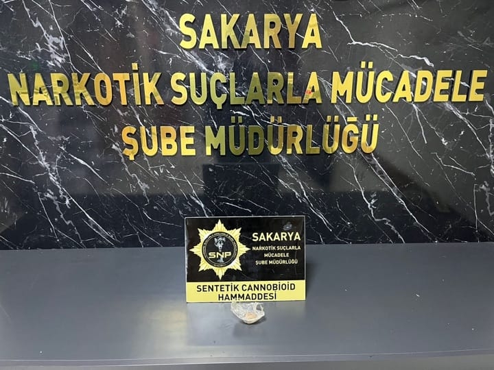 Sakarya'da 2 ilçede uyuşturucu operasyonu