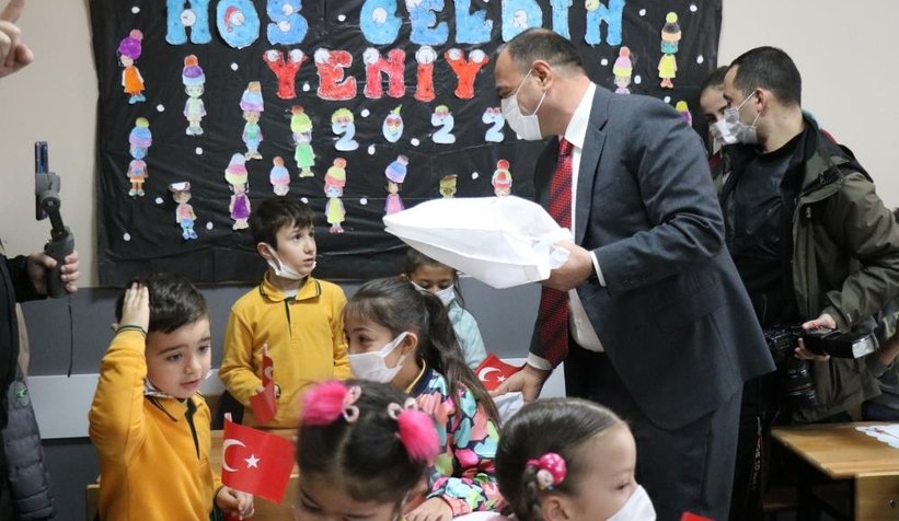 sakarya-da-200-bine-yakin-ogrenci-karne-aldiddczt0tznx