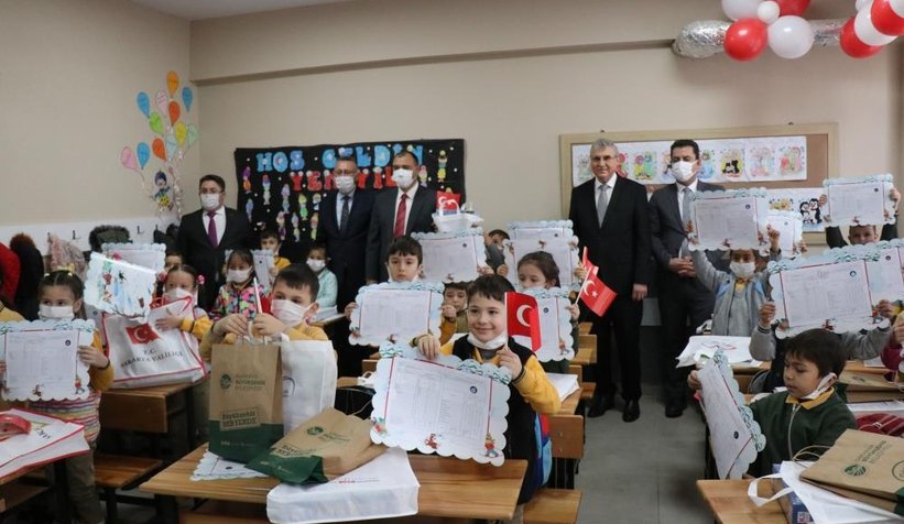 sakarya-da-200-bine-yakin-ogrenci-karne-aldiddczt0tznx