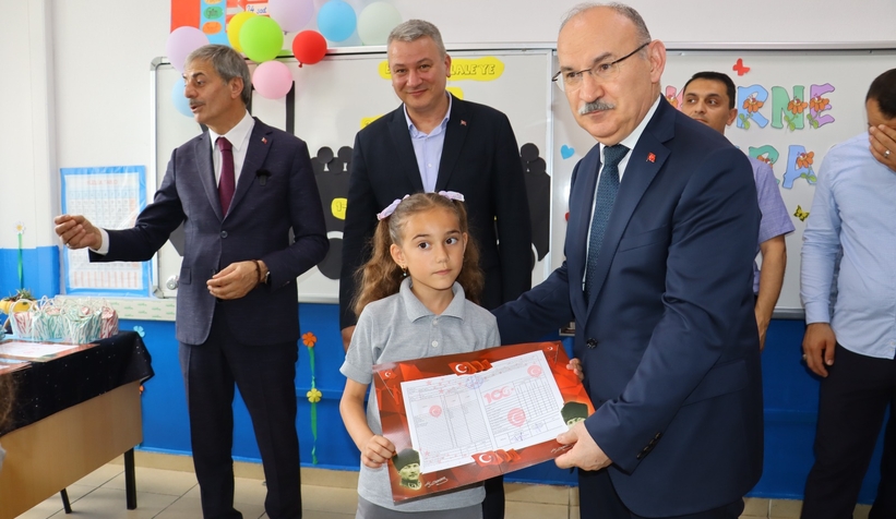 sakarya-da-227-bin-ogrenci-karne-heyecani-yasadisxbhnjnwsz