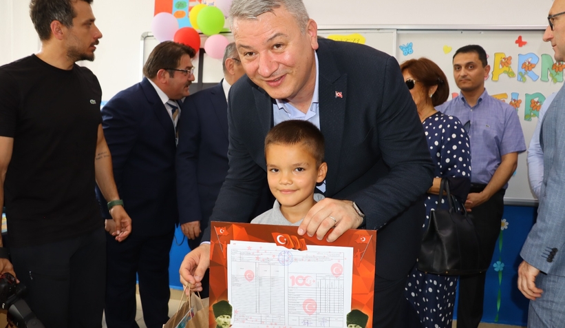 sakarya-da-227-bin-ogrenci-karne-heyecani-yasadisxbhnjnwsz