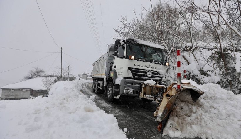 Sakarya'da 51 mahalle yolu ulaşıma açıldı