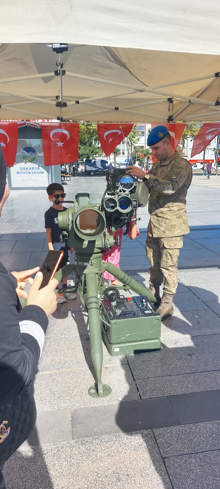 sakarya-da-askeri-silah-ve-techizatlar-sergilendibsturnbsr0
