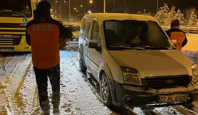 Sakarya'da beklenen kar yağışı başladı