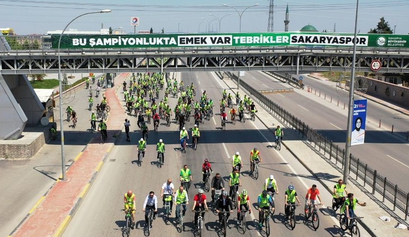 sakarya-da-bini-askin-vatandas-pedal-cevirdizkxxcjfwvh