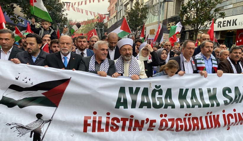 Sakarya'da binlerce kişi Filistin için yürüdü