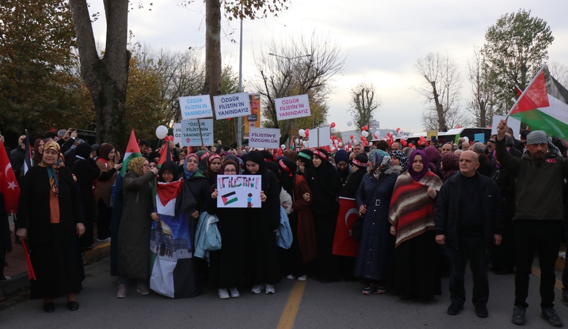 Sakarya'da binlerce kişi Filistin için yürüdü