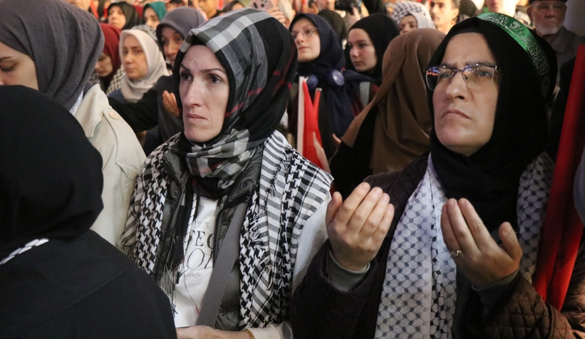 Sakarya'da binlerce kişi Filistin için yürüdü