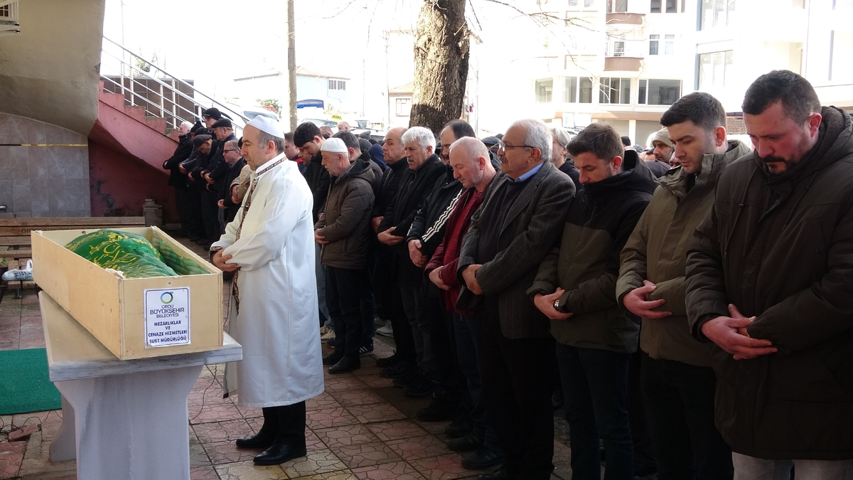 Sakarya'da cesedi bulunan balıkçı Ordu'da toprağa verildi