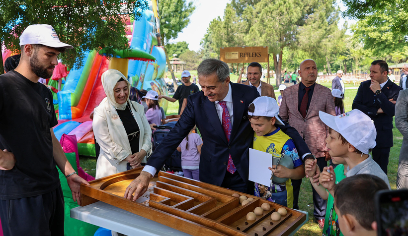 sakarya-da-cocuklar-oyuncak-festivalinde-bulustud0tbrzawl1