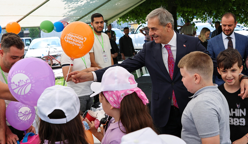 sakarya-da-cocuklar-oyuncak-festivalinde-bulustud0tbrzawl1