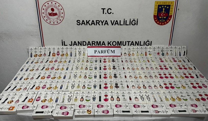 sakarya-da-cok-sayida-kacak-parfum-ele-gecirildianfjrtq3cm