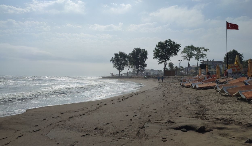 sakarya-da-denize-girislere-bugun-de-yasak-geldicnpxuzrdv3