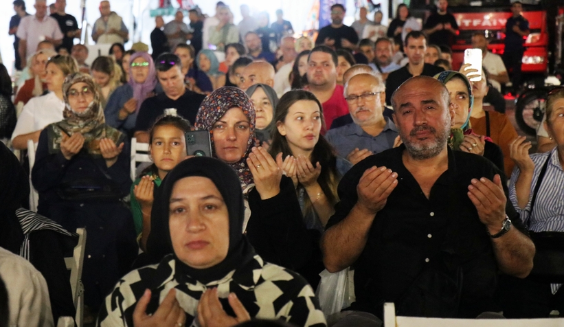 Sakarya'da deprem şehitleri dualarla anıldı