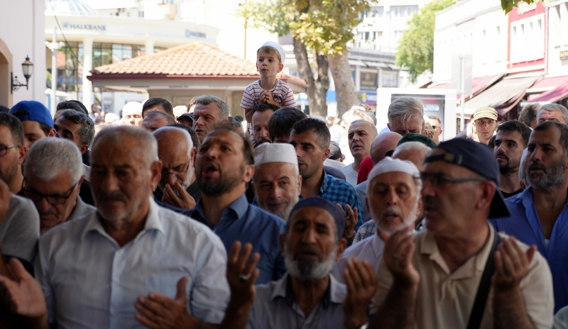 sakarya-da-haniye-icin-giyabi-cenaze-namazi-kilindivdjjtur6u0