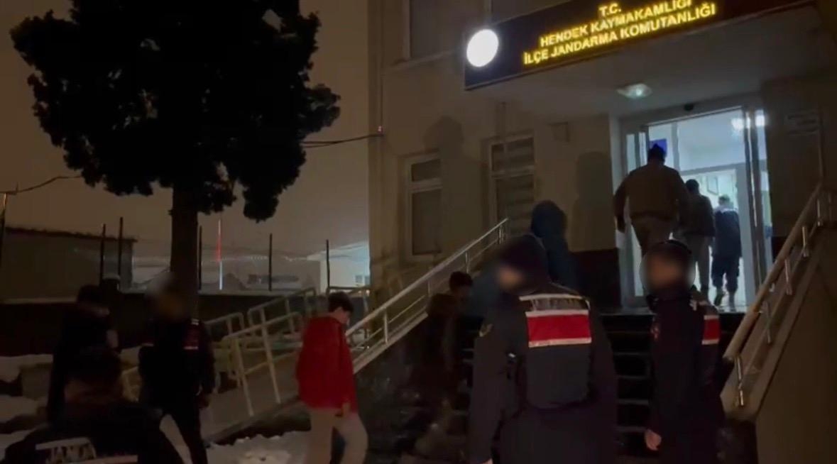 Sakarya'da kaçak göçmen operasyonu